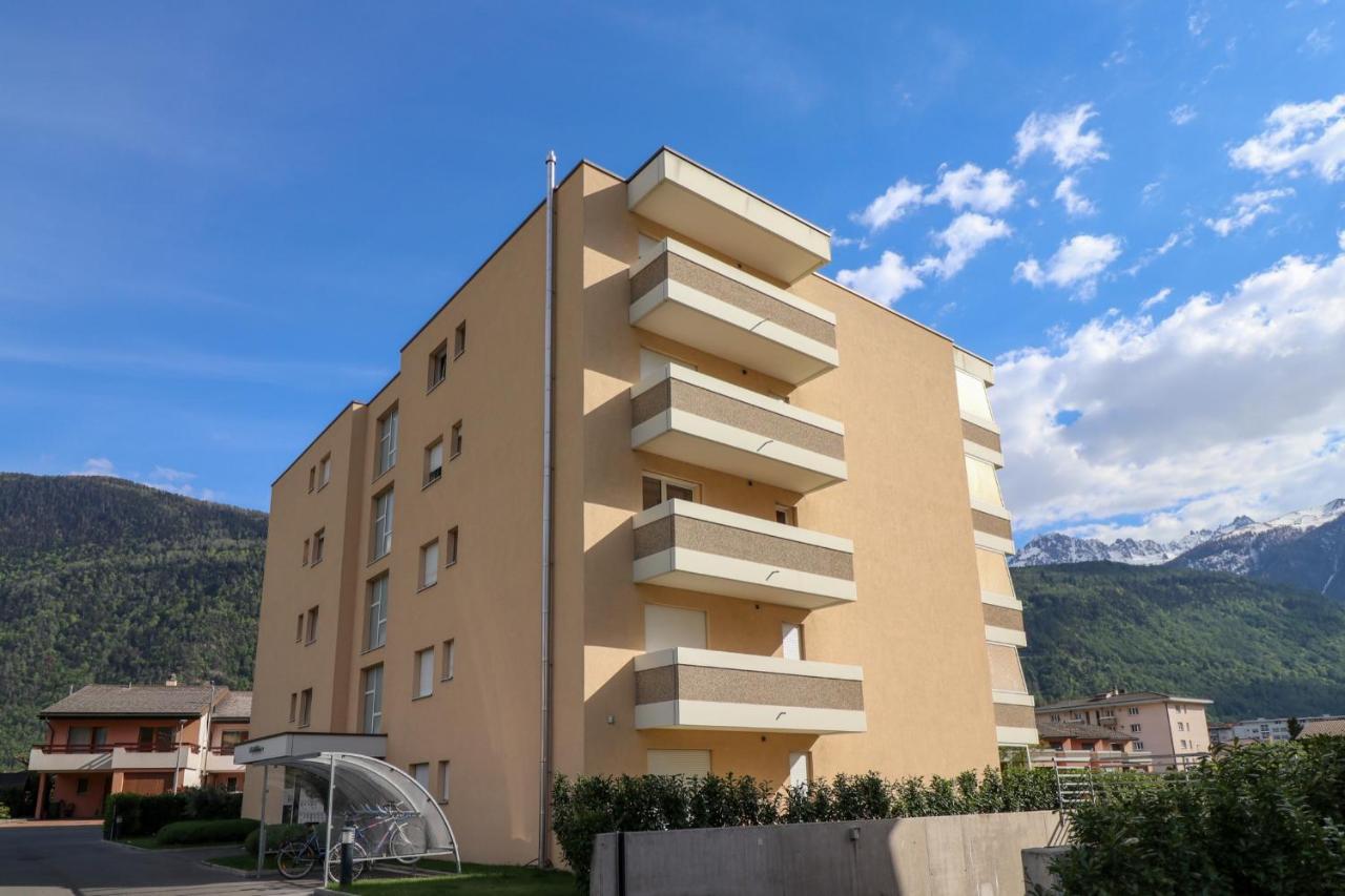 Nice Apartment Ideally Located In Martigny Екстериор снимка